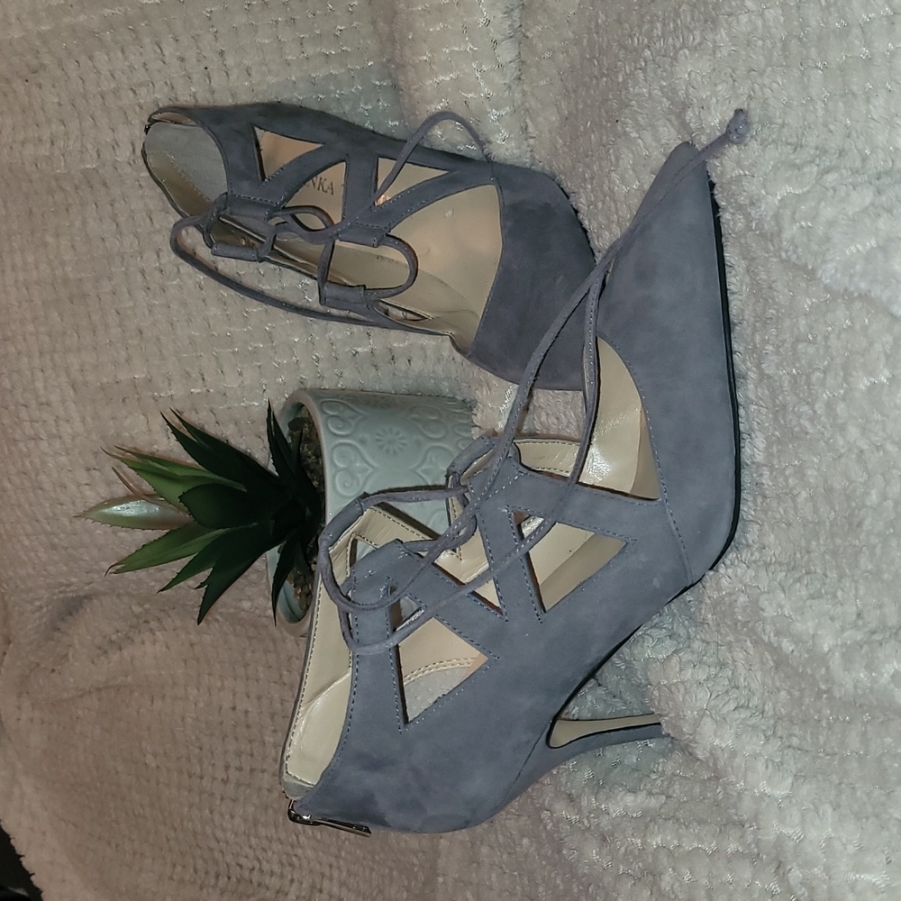 NWOT 51/2 Ivanka Trump suede shoes